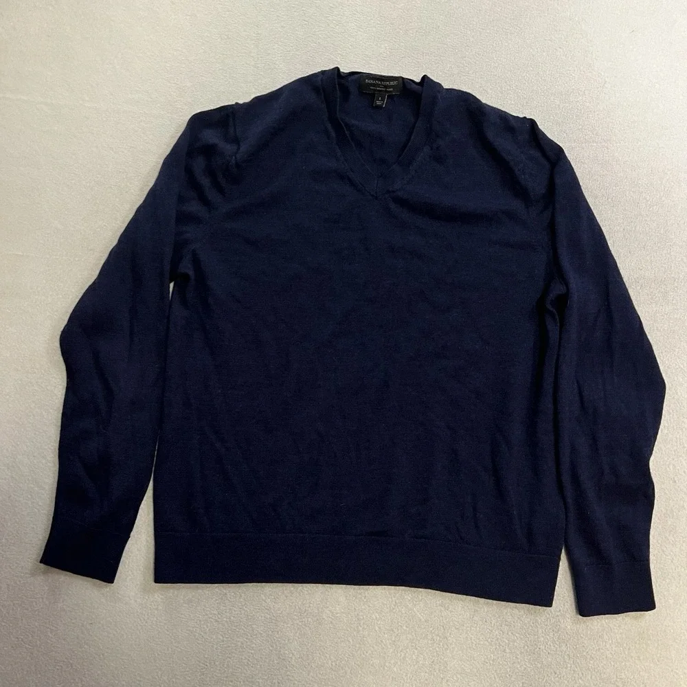 Banana Republic Sweater Men's Large Extra Fine Merino Wool Blend Knit V-Neck